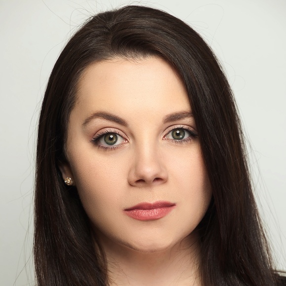 Meet your Posh Ambassador, Samantha!!! - Picture 3 of 8